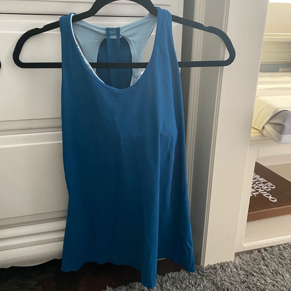 Workout top with bra